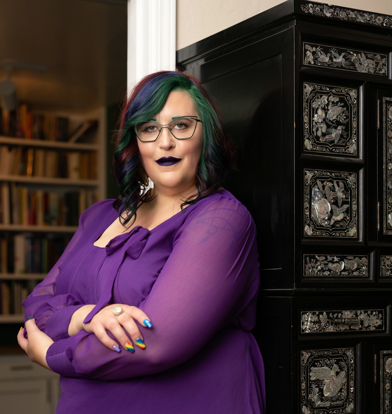 Raven in front of her office.